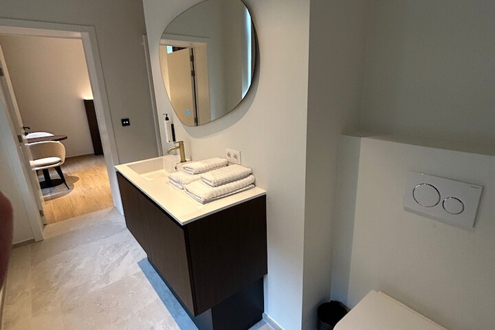 Room 33 of 44