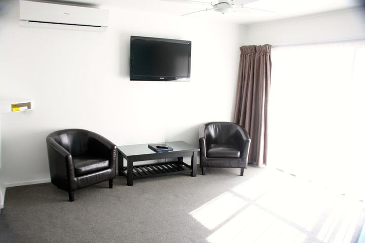 Room 53 of 103