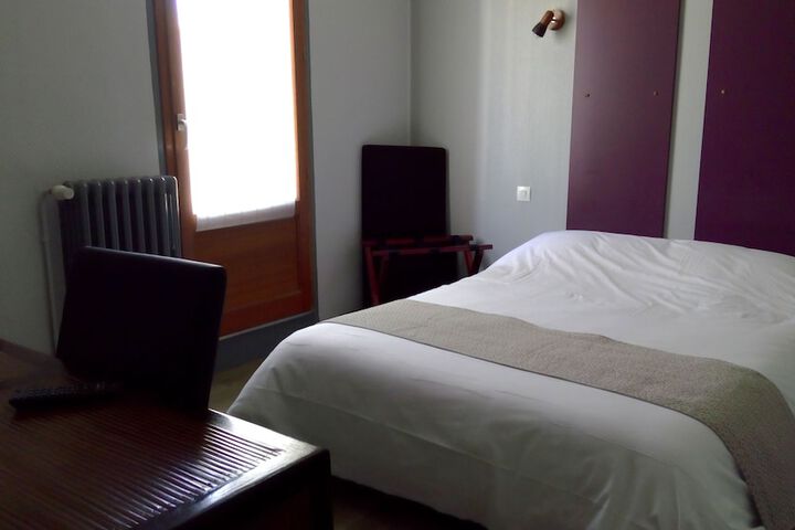 Room 11 of 49