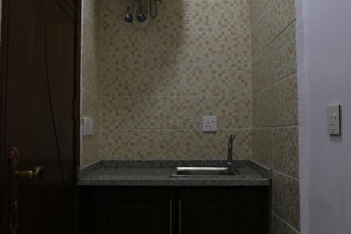 Room 28 of 44