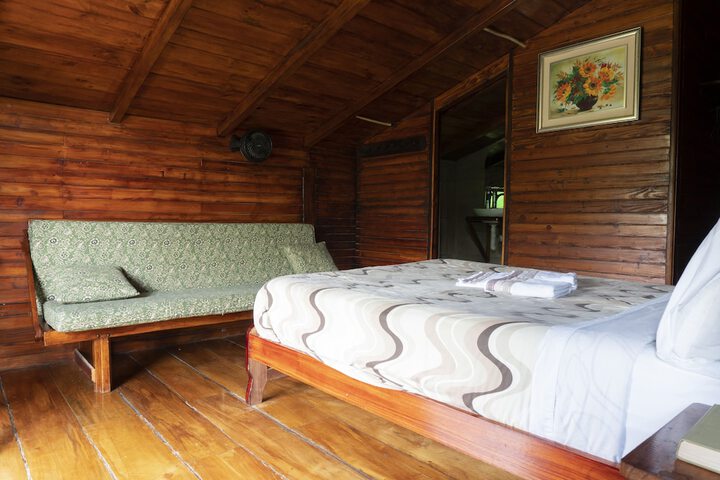 Room 9 of 160