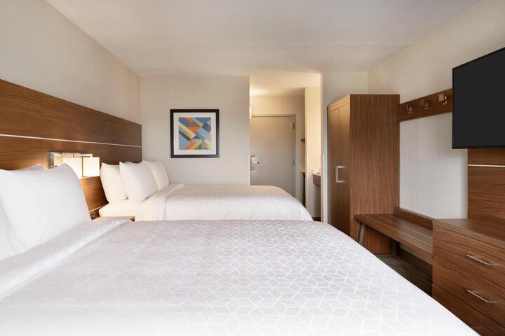 Quadruple Queen Size Bed (10 of 10)