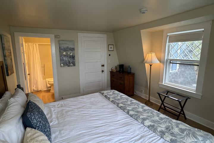 Room 40 of 182