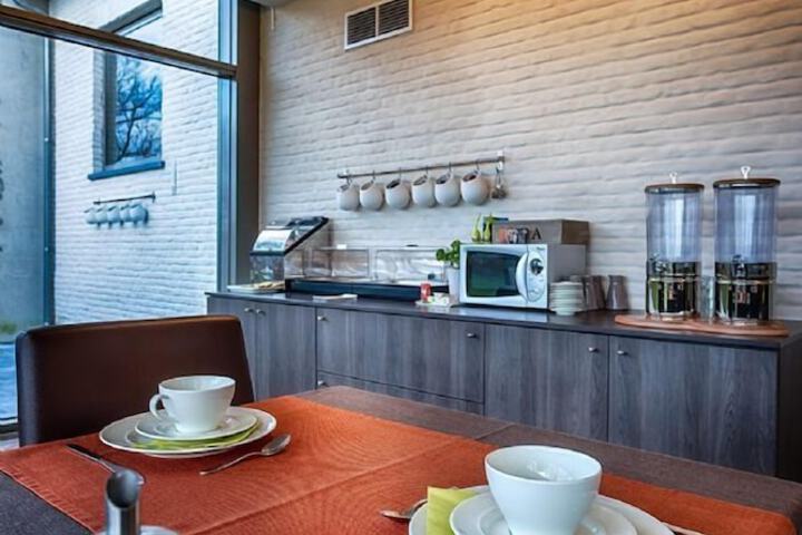 Breakfast/Coffee Service 42 of 63