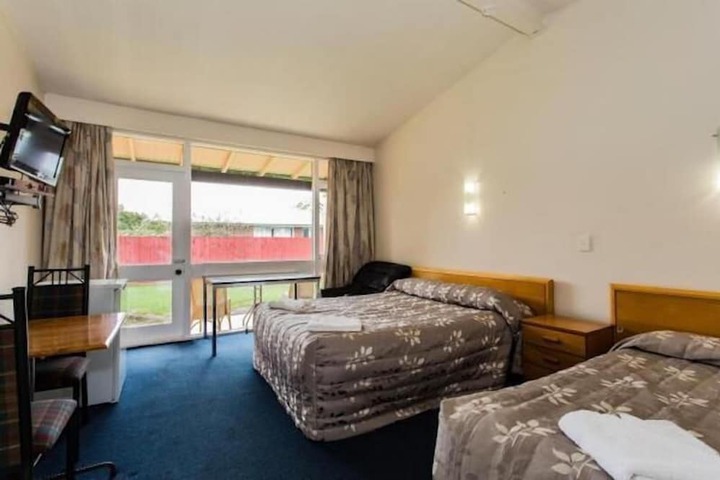 Room 2 of 34