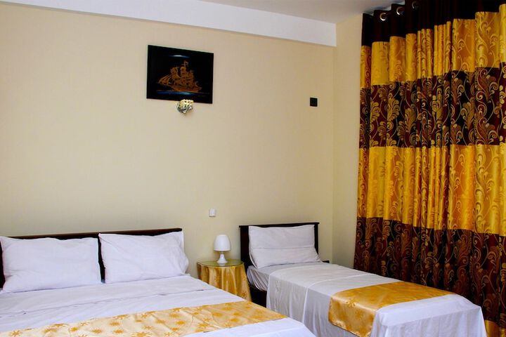 Room 12 of 67