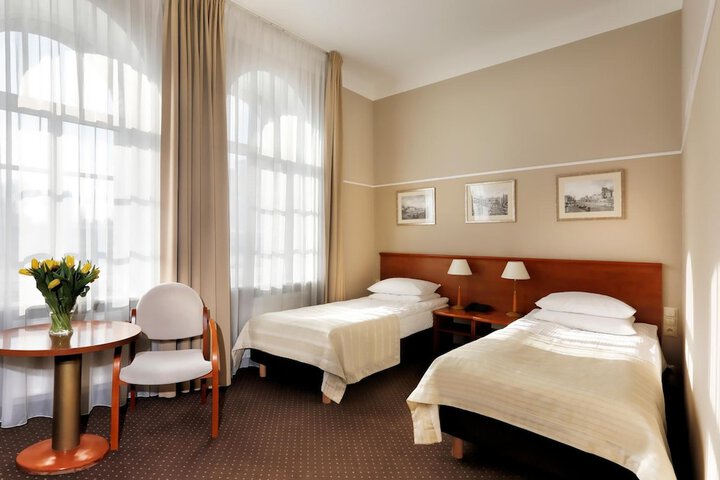 Room 14 of 42