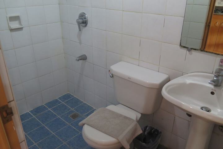 Room 26 of 40