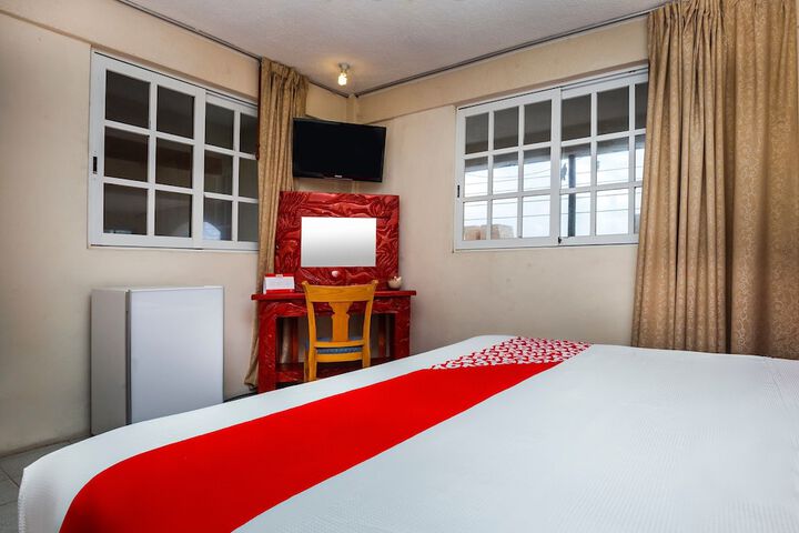 Room 2 of 16