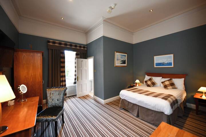 Room 7 of 37