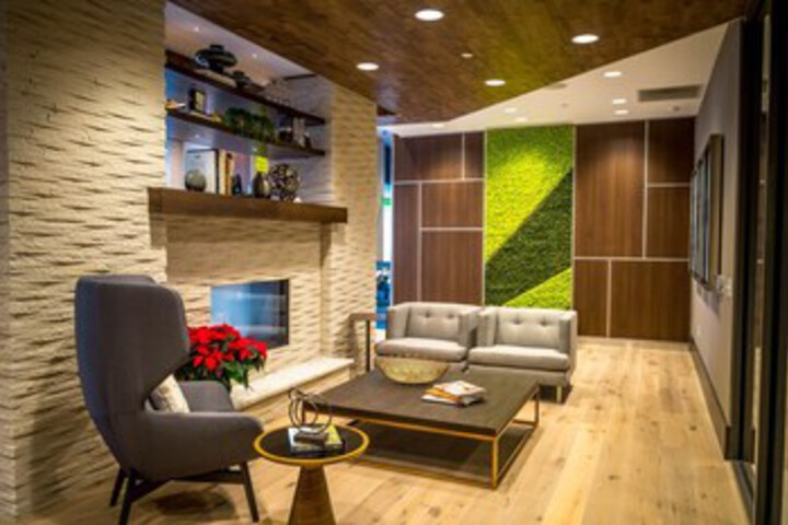 Business Center 14 of 47