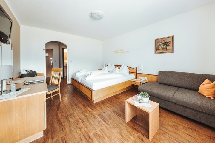 Room 19 of 64