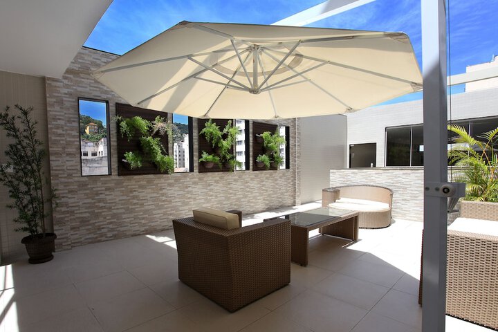 Pool Hotel