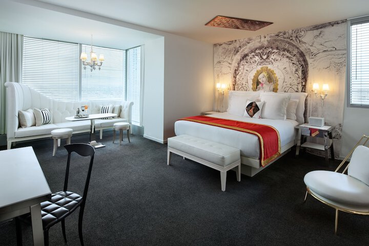Accessible King Size Bed (12 of 50)