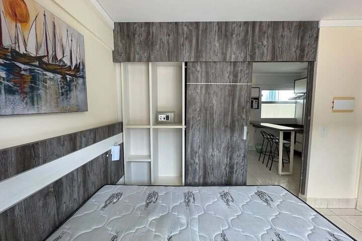 Room 9 of 37
