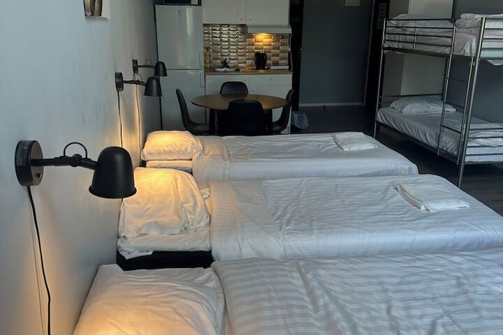 Room 33 of 50