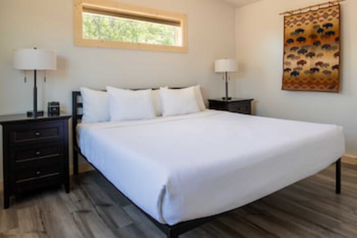 Room 34 of 210