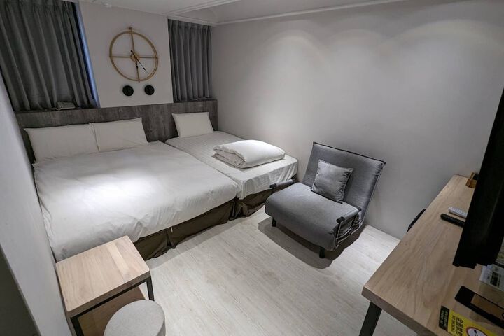 Room 29 of 42