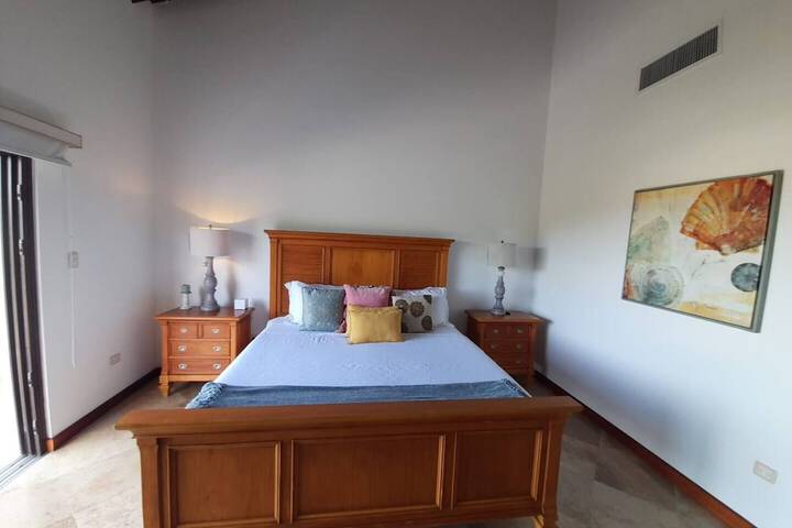 Room 12 of 171