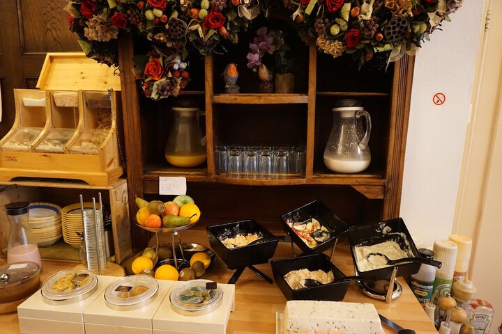 Breakfast/Coffee Service 98 of 112