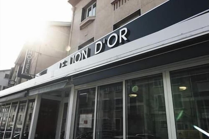 Hotel Entry