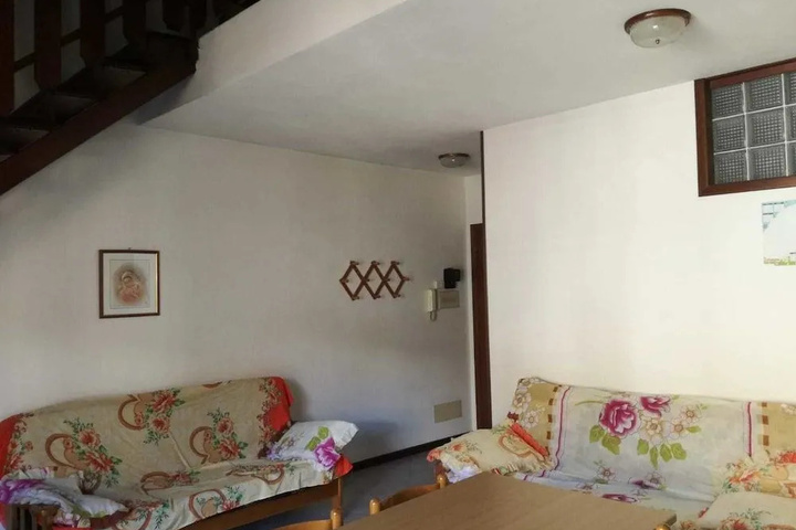 Room 5 of 24