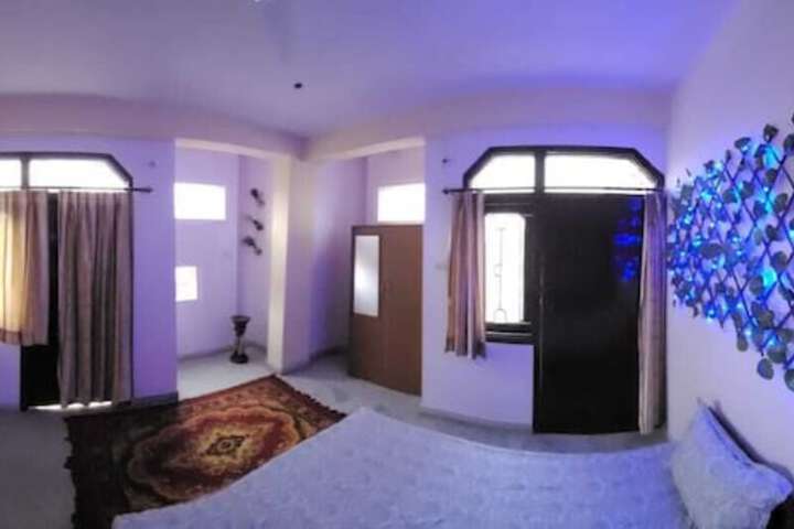 Room 6 of 22