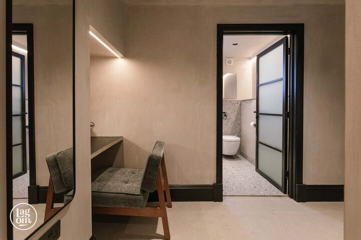 Room 34 of 68