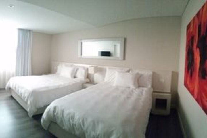 Room 5 of 22