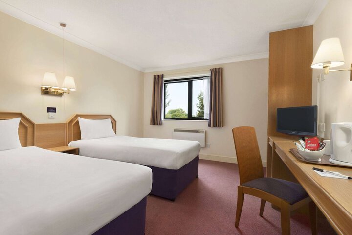 Room 9 of 19