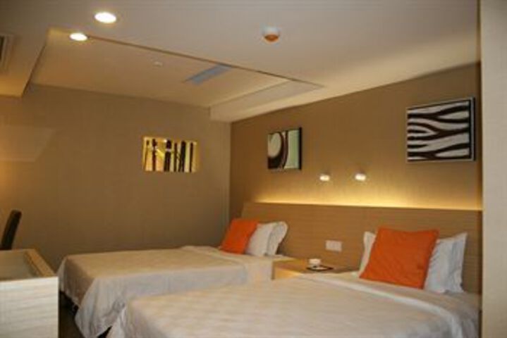Room 3 of 6