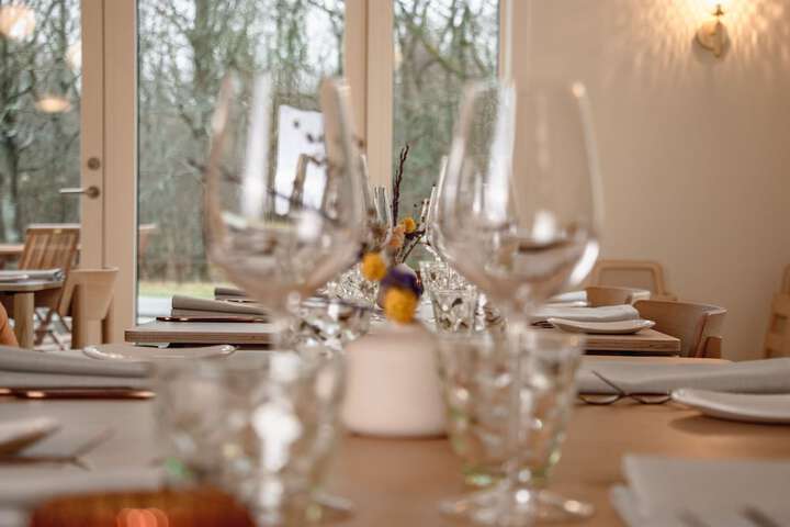 Dining 31 of 57