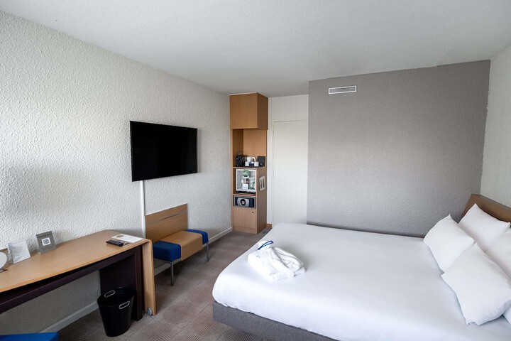 Room 14 of 79
