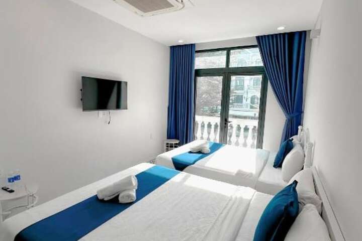 Room 7 of 24