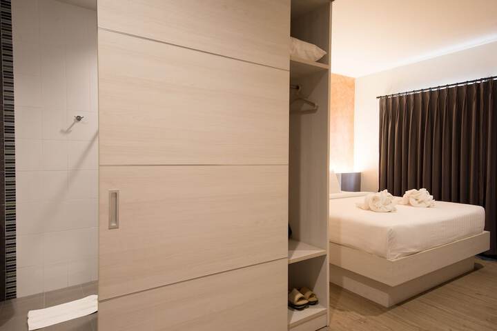 Room 18 of 79
