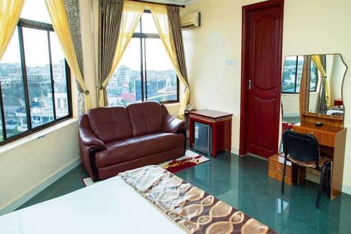 Room 9 of 67