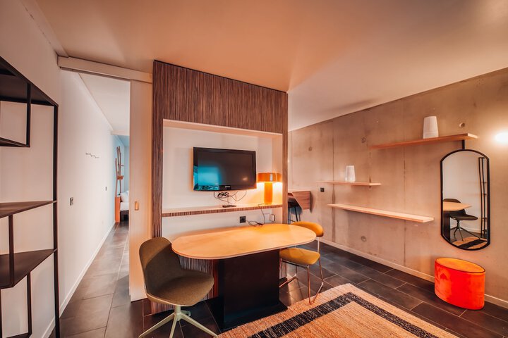 Room 43 of 80