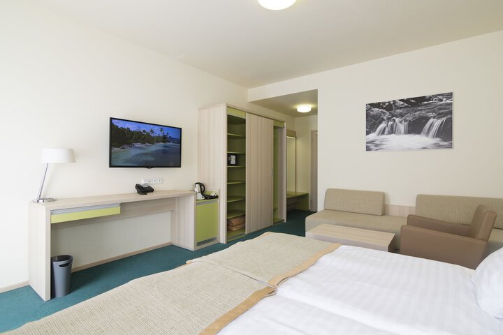 Room 9 of 116