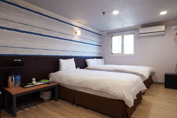 Room 30 of 73