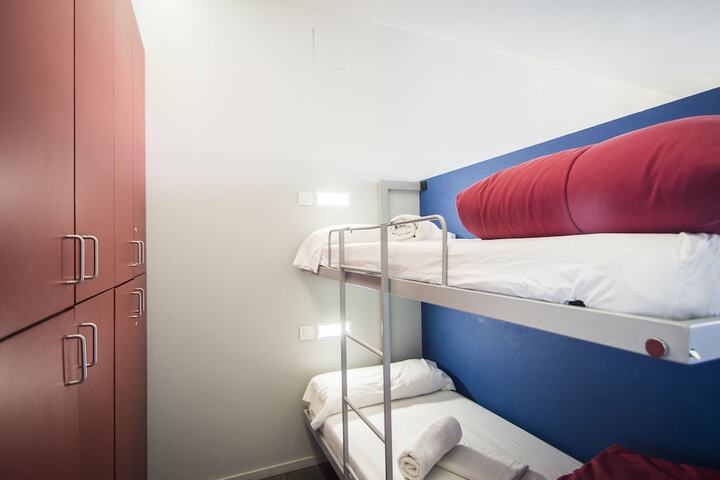 Room 9 of 61