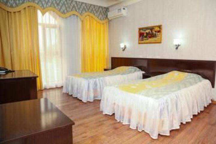 Room 10 of 17