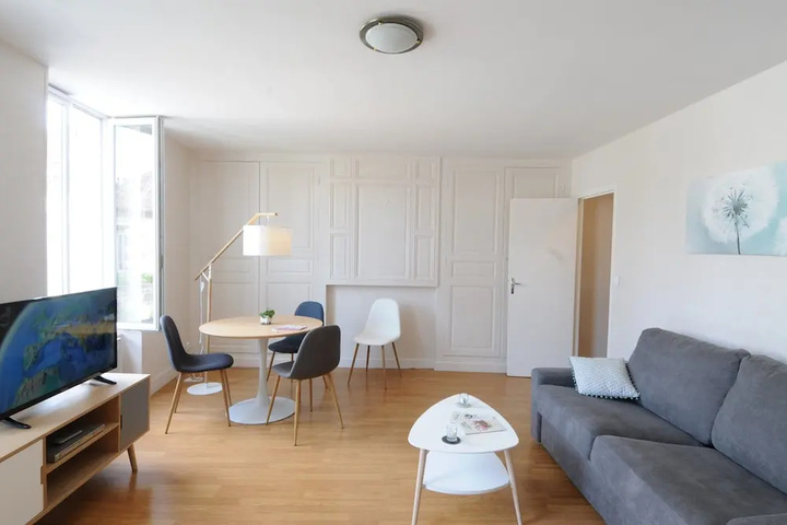 Room 4 of 13