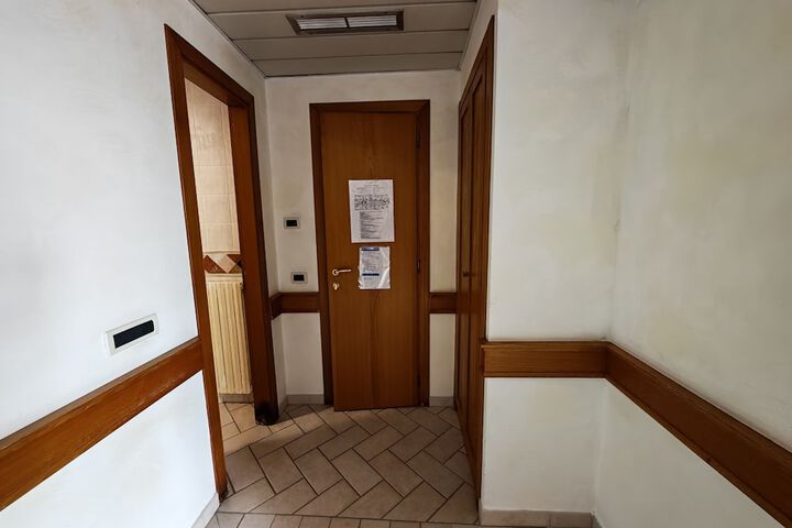 Room 9 of 28