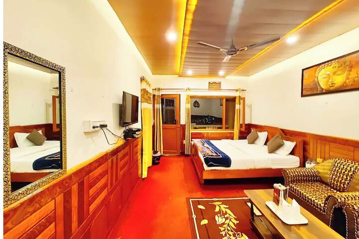 Room 9 of 23