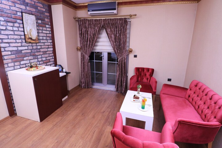 Room 20 of 37