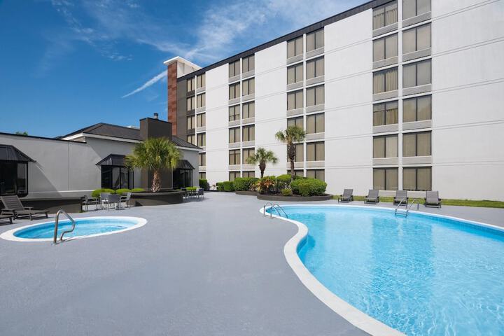 Pool 16 of 27