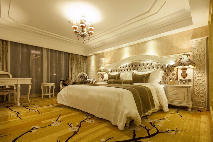 Room 6 of 71