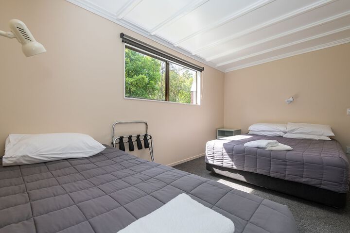 Room 16 of 76