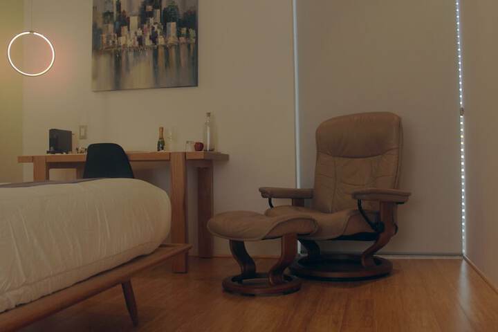 Room 27 of 80