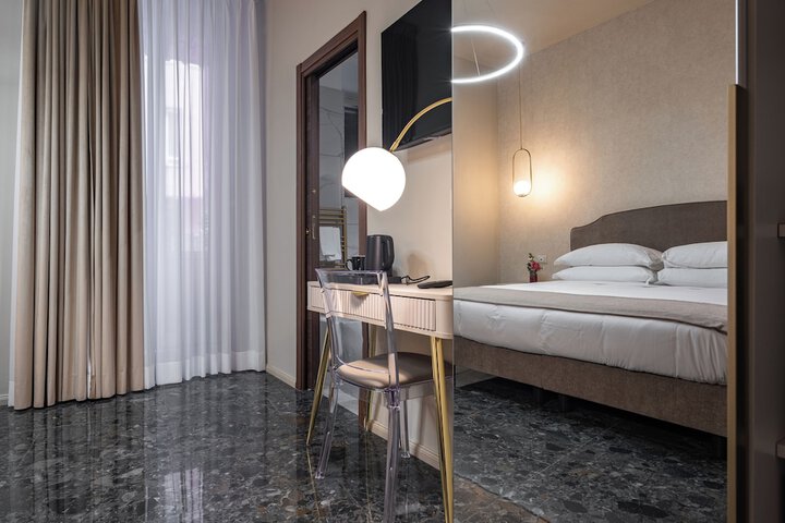 Room 60 of 78